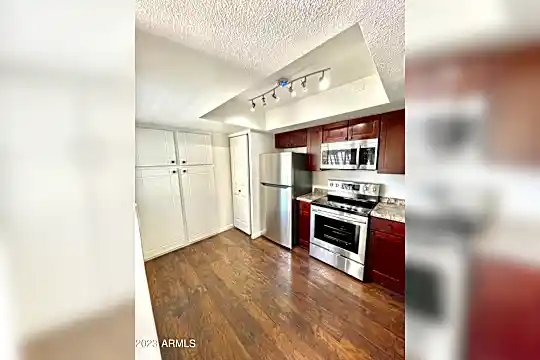 4201 E Camelback Rd #6 Photo 2