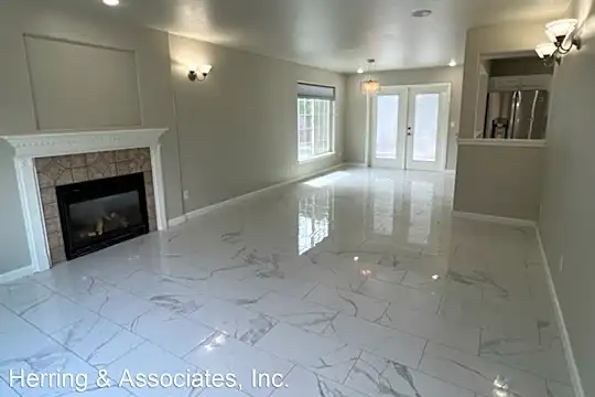 1359 Utah Ct Photo 2