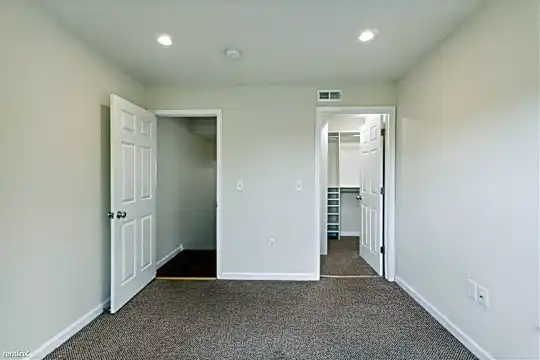 1804 W Montgomery Ave Photo 2