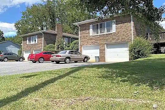 129 Stephens Dr Photo 2
