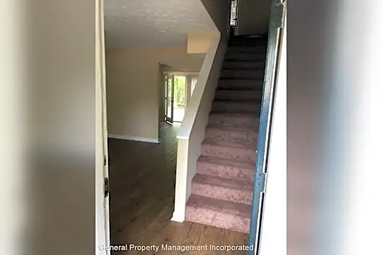 4795 Chariot Dr Photo 1