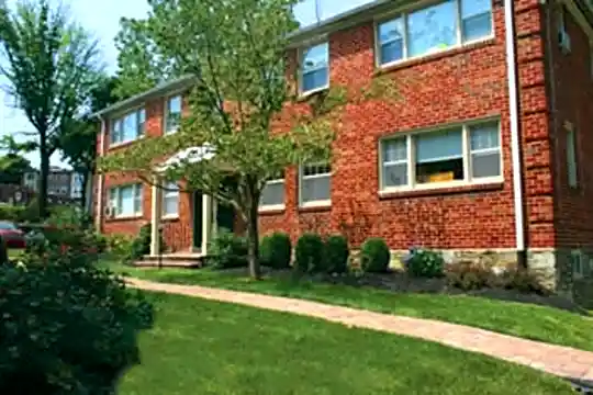 Elkins Park Gardens Photo 2
