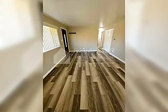 3523 Roswell Drive Photo 2