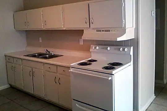 Chesterfield Apartments Photo 2