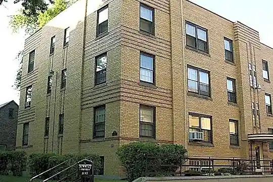Bennett Apartments Photo 1