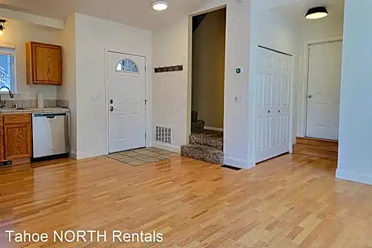 12485 Northwoods Blvd Photo 2