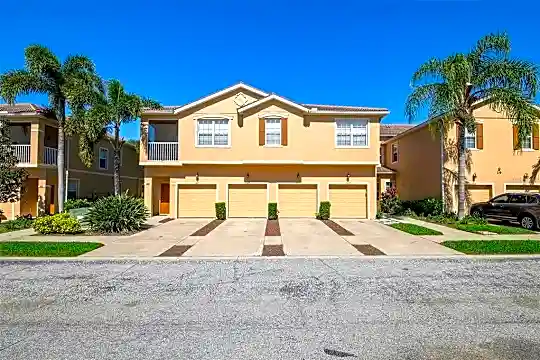 3423 Parkridge Cir #19-101 Photo 1