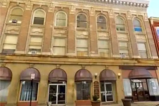 51 W Main St Photo 1