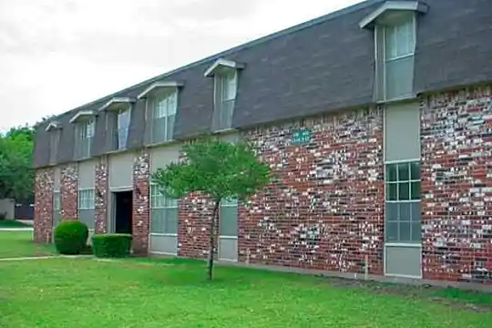 Fleetwood Square Apartments Photo 1