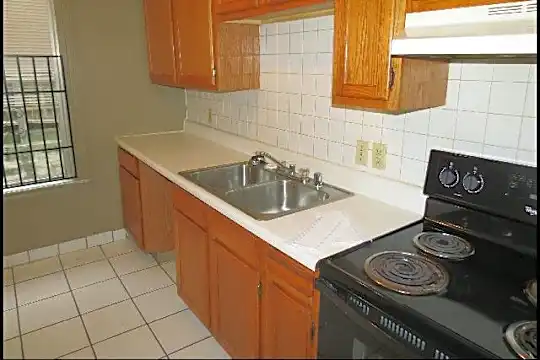 1109 W 51St Street B Photo 2