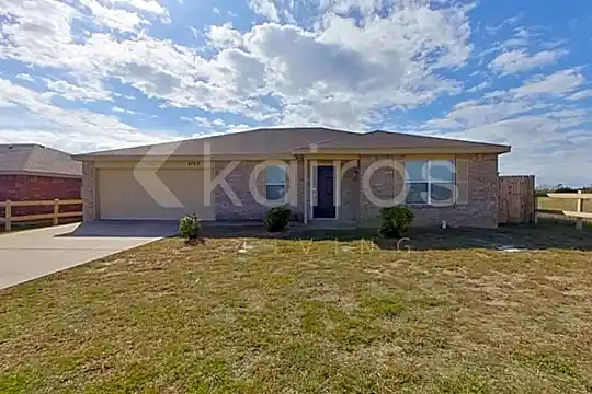 4702 Janelle Dr Photo 1