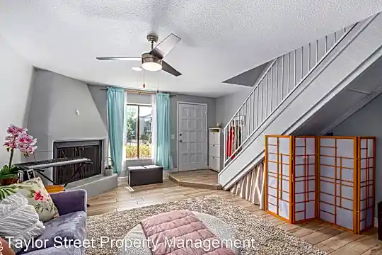 3501 N 64th St Unit 19 Photo 2