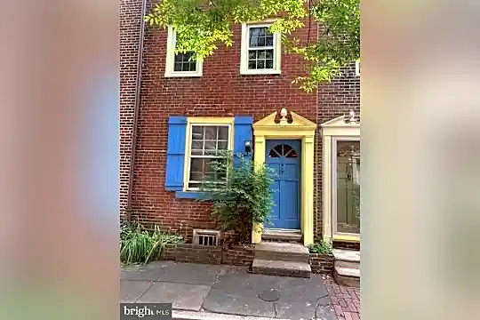 217 S Delhi St Photo 1