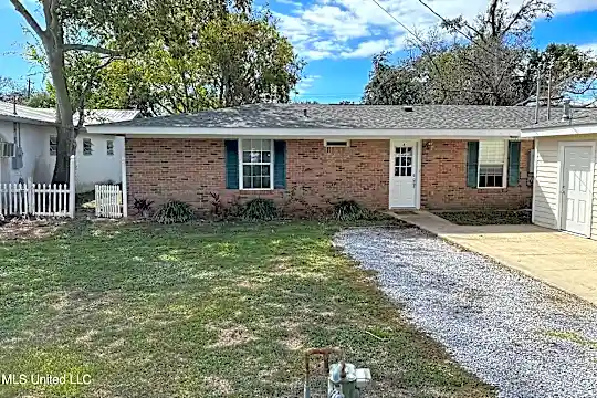 312 Ulman Ave Photo 1