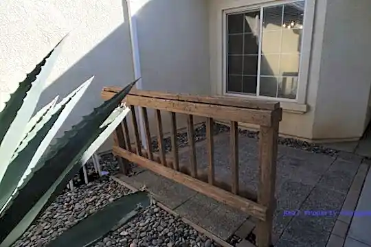 45364 Tiana Rose St Photo 2