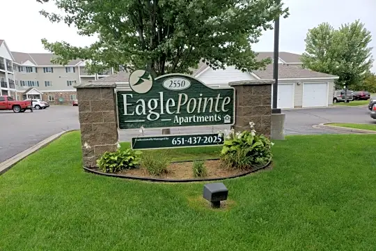 Eagle Pointe Apartments Photo 2