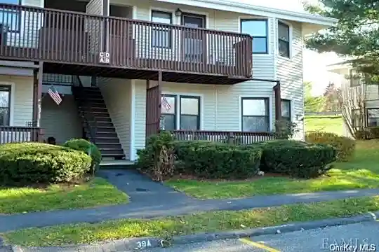 39 Sussex Dr #D Photo 1