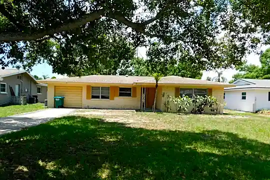 1532 Nursery Rd Photo 1