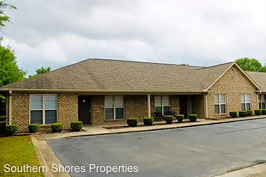 401 Gann Blvd Photo 1