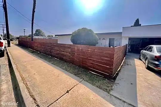 779 Dorothy St Photo 2