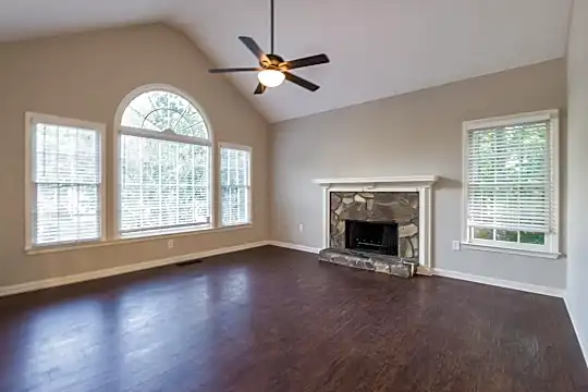 28 Mindy Ct Photo 2