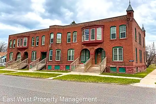 1222 Hughitt Ave Photo 1