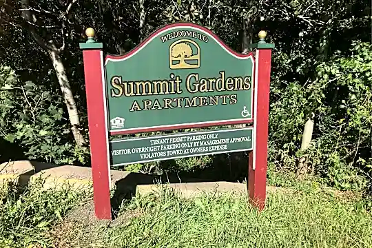 Summit Gardens Photo 2