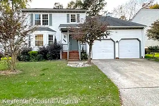 913 Edgewater Dr Photo 1