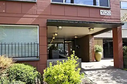 Violett Apartments Photo 1