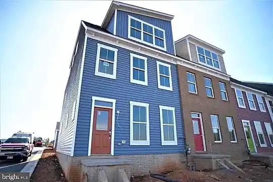 1300 Sandoval Ct Photo 1