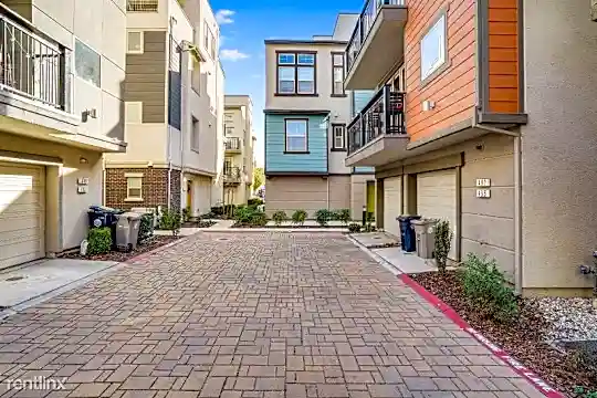 481 Lug Ln Photo 2