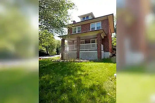 2502 Alberta Ave SW Photo 1