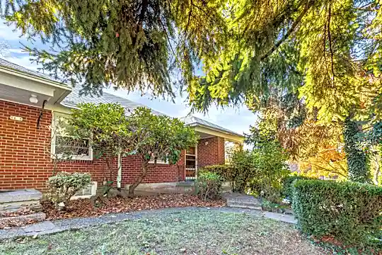 6604 E Burnside St Photo 1