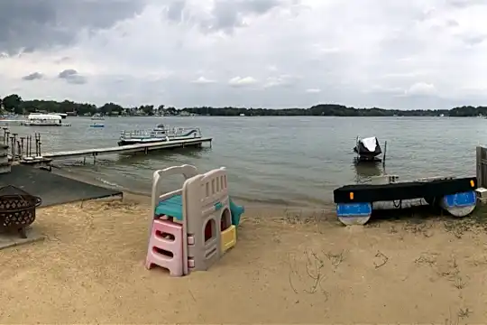 541 S Shore Dr Photo 1