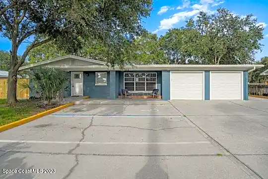 1503 Pine St Photo 2
