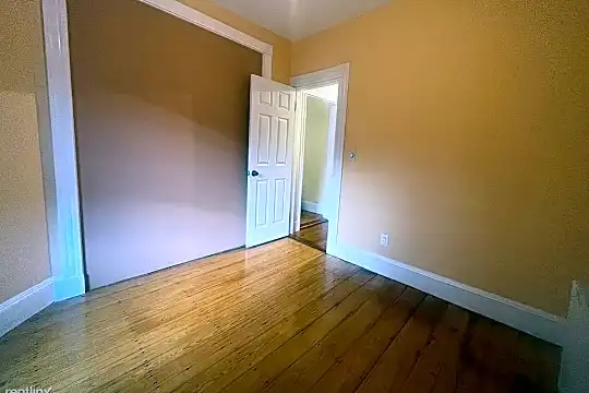 112 Franklin St Photo 2