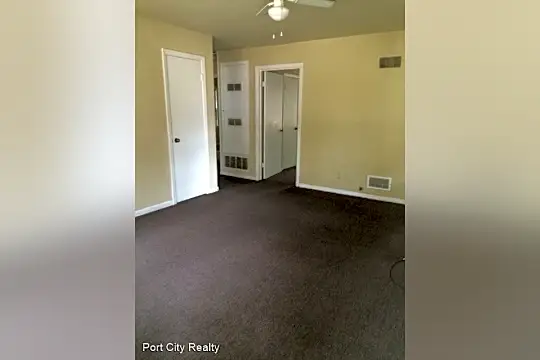 3603 Ninock St Photo 2