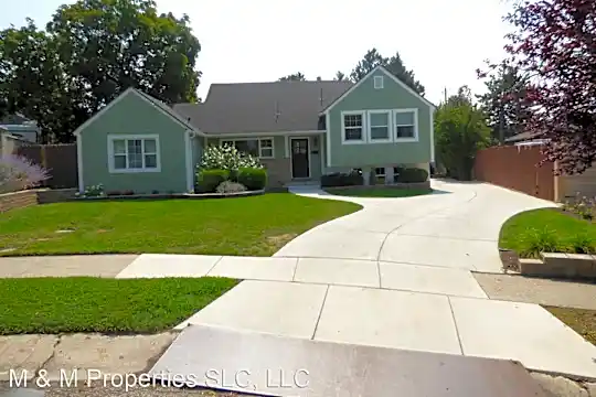 2250 E Bendemere Cir Photo 1