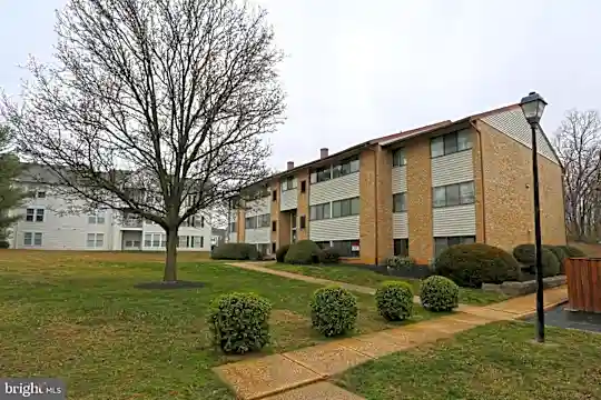 110 Royal Oak Dr #A Photo 1