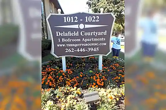 1012 Delafield St Photo 1