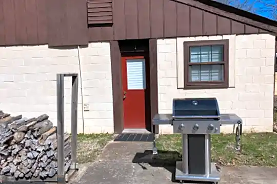 6306 Fairfield Rd Photo 2