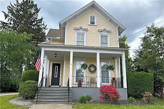 5 Franklin St Photo 1