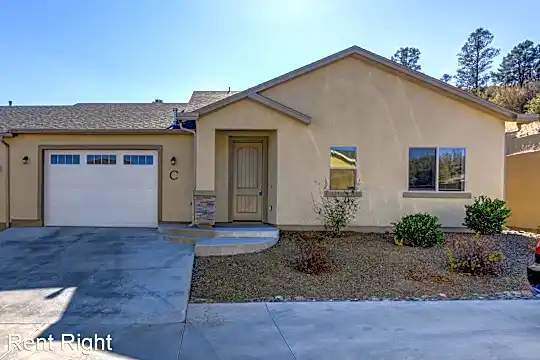 340 Robinson Dr Photo 1