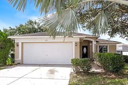 1305 Cedar Rock Pl Photo 1