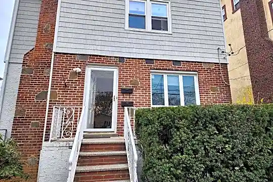 44 Parkridge Ave #2 Photo 1