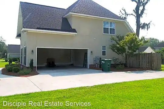 186 Bristol Way Photo 2