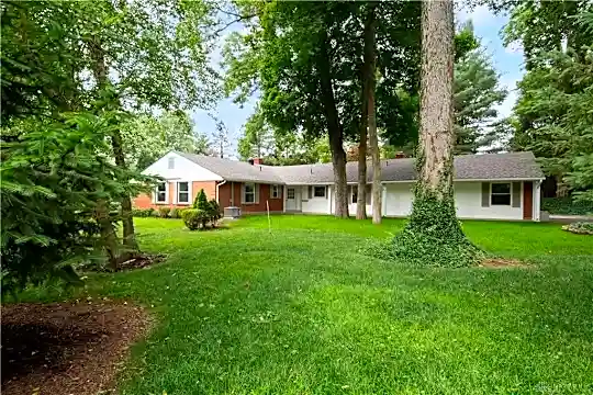 238 Towerview Rd Photo 1