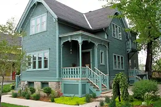 129 W Lloyd St Photo 1