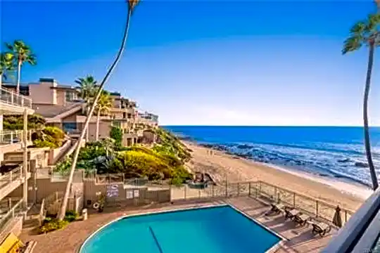 1585 S Coast Hwy #32 Photo 2