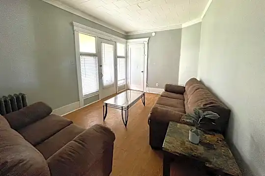 15 Tompkins St Photo 2